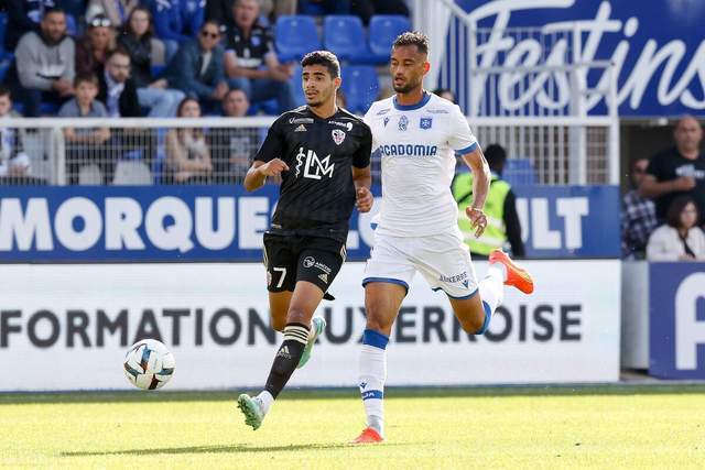 曼联又挖到宝！22岁天才新星踢爆曼城 合同只剩半年