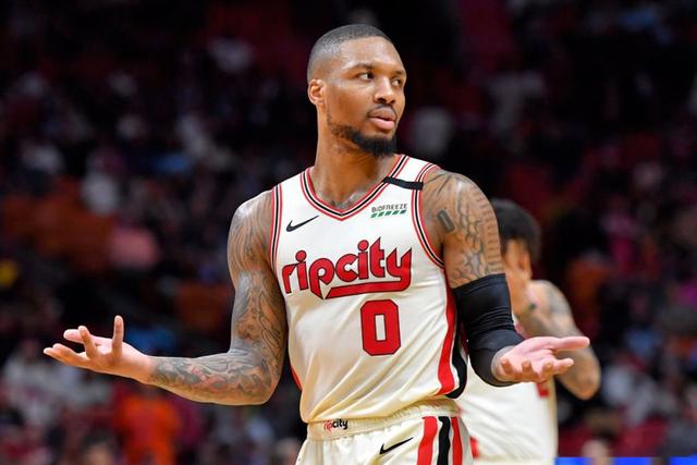 英超-小克鲁伊维特点射 曼联主场0-3伯恩茅斯